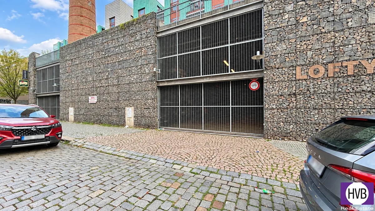 Prodej garážového stání 11 m²